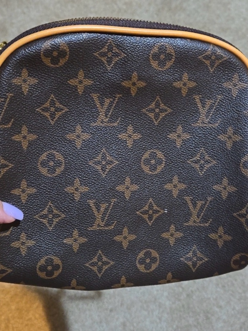 Designer Inspired Fashion Crossbody Bag - Picture 2 of 11